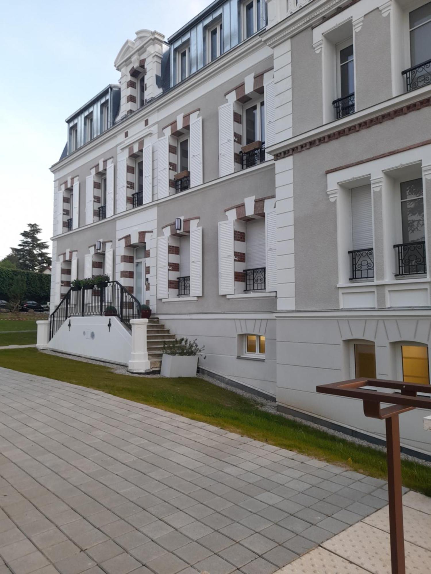 Appart Dans Petit Chateau En Centre Ville Lagny-sur-Marne Exterior photo