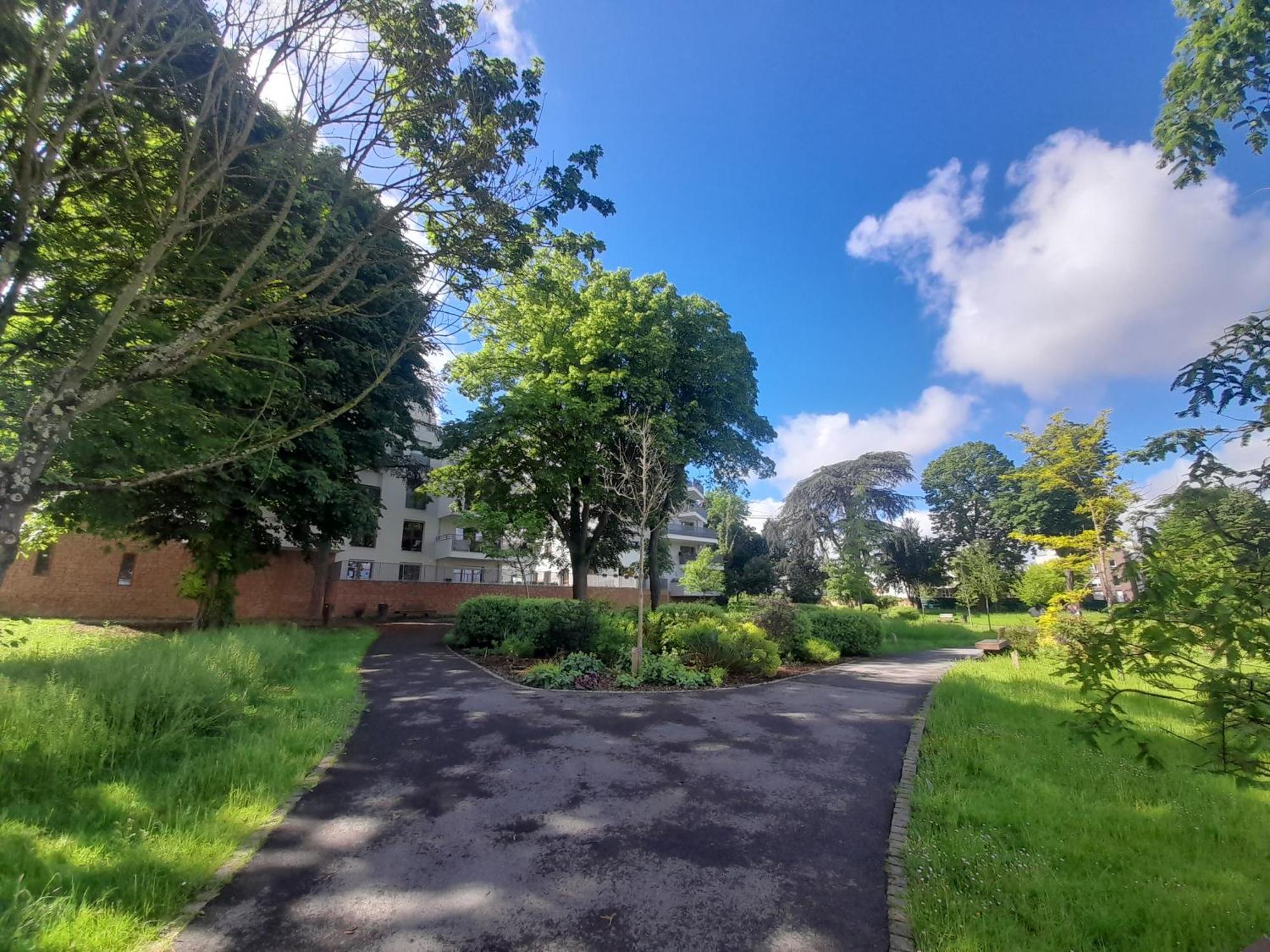 Appart Dans Petit Chateau En Centre Ville Lagny-sur-Marne Exterior photo