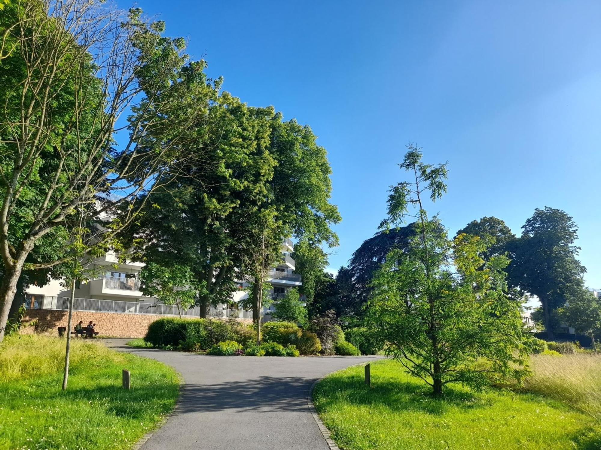 Appart Dans Petit Chateau En Centre Ville Lagny-sur-Marne Exterior photo