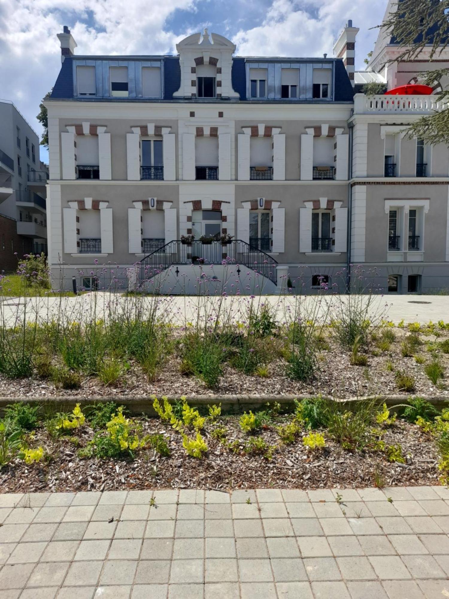 Appart Dans Petit Chateau En Centre Ville Lagny-sur-Marne Exterior photo